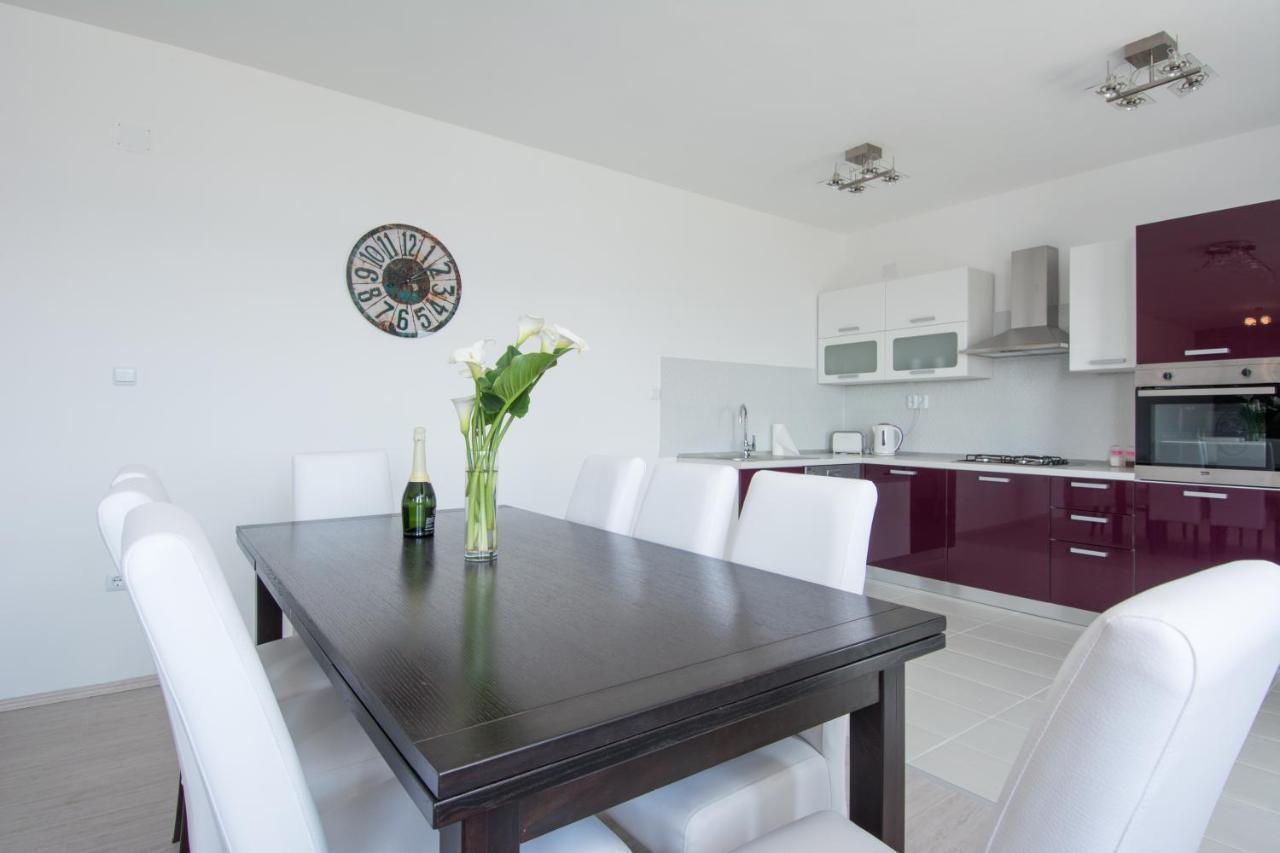 Lux Apartman S Pogledom Na More Trogir Zewnętrze zdjęcie