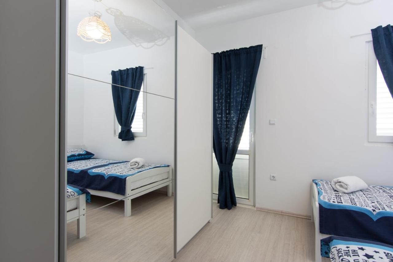 Lux Apartman S Pogledom Na More Trogir Zewnętrze zdjęcie